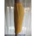 Exclusive Yellow Knitted Pleated Skirt with Elaticated Waist  - Size 10/34/M -  New