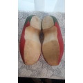 COLLECTABLE PAIR OF OLD WOODEN DUTCH CARVED CLOGS