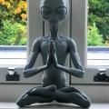 Meditation Alien Statue Mini Resin Ornament Decor for Indoor Outdoor