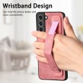 For Samsung Galaxy S21 FE 5G Retro Wristband Holder Leather Back Phone Case(Pink)