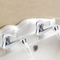 2pcs Bathroom Faucet Twin Basin & Sink Taps Hot and Cold Water Taps Water Saving Chrome-Plated Coppe