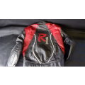 Vivante R1 On-Road Leather Jacket, Size XL. - SAVE R500!