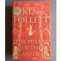 The Pillars of the Earth (Medium Softcover)