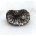 Brooch - Vintage Silver Tone Marcasite Shell Shape With Faux Pearl #ML758