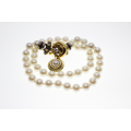 Necklace - Vintage White Faux Pearl Necklace with Centre Gold Tone Pendant - ML2422