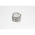 Ring -  Fashion Silver Tone Criss Cross Ring with diamantes - ML2517