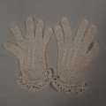 Vtg gloves - white - tatting / crochet work - wedding delicate and pretty