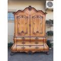 18th Century Dutch-Style bombe Armoire - sides Panels enclosing 4 Secret Drawers - ND