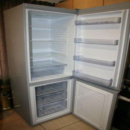 Fridges Freezers 420lt Kelvinator Brushed Silver Fridge Freezer Stunning And In Excellent Condition Bargain Was Sold For R2 999 00 On 14 Feb At 14 15 By Lifespace Homeware In Johannesburg Id 90413702