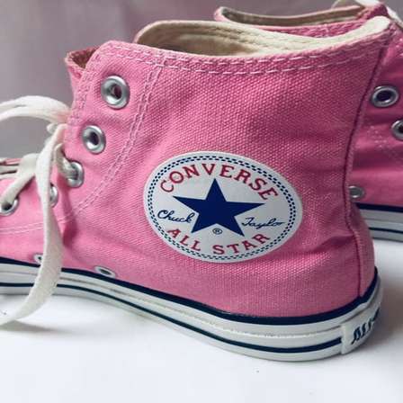 pink takkies