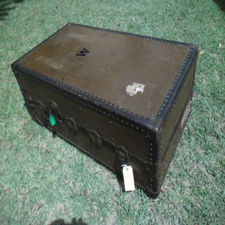 victor luggage trunk
