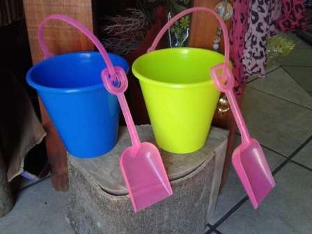 cheap bucket and spade sets