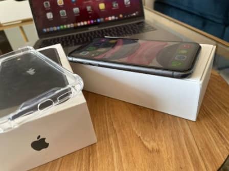 Apple - iPhone 11 Black (64GB)*GREAT CONDITION*,comes with box and all