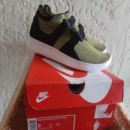 new nike tekkies