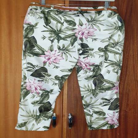Foschini floral pants Clearance