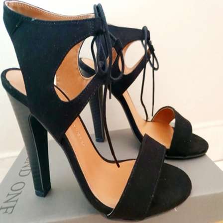 black heels size 5.5