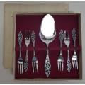 Elwezetta Chrome Plated Cake Lifter & 6 Cake Forks in box as per photo