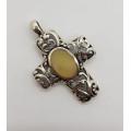 925 Sterling Silver Vintage Cross Pendant with Mother of Parl Inset weight 7g as per photo