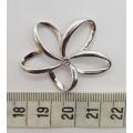 925 Sterling Silver Flower Pendant with makers mark HTIA/U weight 3.4g as per photo