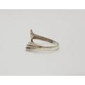 925 Sterling Silver Ring weight 2.4g size Q as per photo