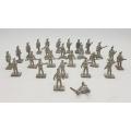 Lot of 26 lead soldiers, unpainted - as per photo