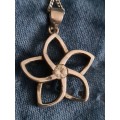 925 Sterling Silver Flower pendant