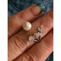 925 Sterling Silver Flower and Pearl Ring