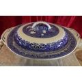 WILLOW PATTERN BLUE AND WHITE TUREEN / SERVING DISH from SUEZYT