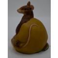MOUSE WITH AN APPLE FIGURINE - from SUEZYT