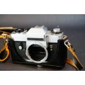 Leica Leitz Leicaflex SL 35mm SLR Camera Body  **Good Condition**