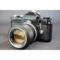Black Nikon Nikkormat 35mm SLR Camera with Nikkor 43-86mm F3.5 Lens  **Good Condition**