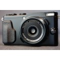 Fujifilm X70 16.3mp Digital Compact Camera with Fuji 18.5mm F2.8 Lens **Good Condition**