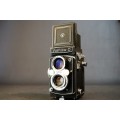 Yashica D 6x6 120 Film TLR Camera with Yashinon 80mm F3.5 Lens **Very Good Condition**