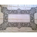 Striking large Italian linen tablecloth and 12 matching dinner serviettes