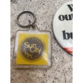 vintage sun city key chain key ring with old budget rare car badge