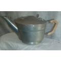 `Period Pewter 50` tea pot.