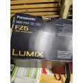 Panasonic LUMIX FZ5 & Carry case (NO BATTERY!!) + original box