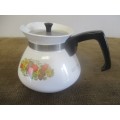 Nice Vintage Corning Ware P- 104 6 Cup Tea Pot        Corning, NY. USA