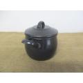 Cute Vintage Old Fashioned 2Lt Black Enamel Pot