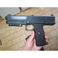 Tippmann TiPX Paintball and Pepperball Pistol. Great for Self Defence! As good as new.