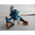 SMURF WITH BRUSH AND SCOOP  [S3]