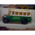 LLEDO BUS `LONDON COUNTRY` EARLY GREEN LIVERY [M5]