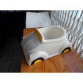VW KIDDIES POTTY AND BEETLE TOILET ROLL HOLDER