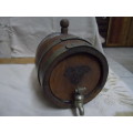 Lovely oak barrel no stand good condition with brass tap