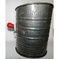 VINTAGE FLOUR SIFT -  SEE PHOTOS - NICE OLD VINTAGE SIFT FROM YESTERYEAR -BROMWELL MADE IN ENGLAND
