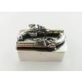 Novelty sterling snuff box with miniature duelling pistols