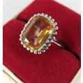 18ct White gold ring set with large golden yellow citrine