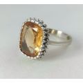 18ct White gold ring set with large golden yellow citrine