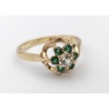 Vintage green stone and gold ring