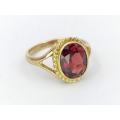 Red garnet ring (9ct gold) with rope design